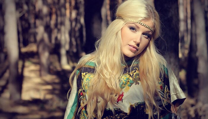 Get The Happy-Hippie Hairstyle If You Claim Affinity With Nature At Its Best