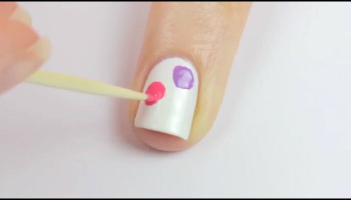 Beautiful Colored Nails Using A Toothpick